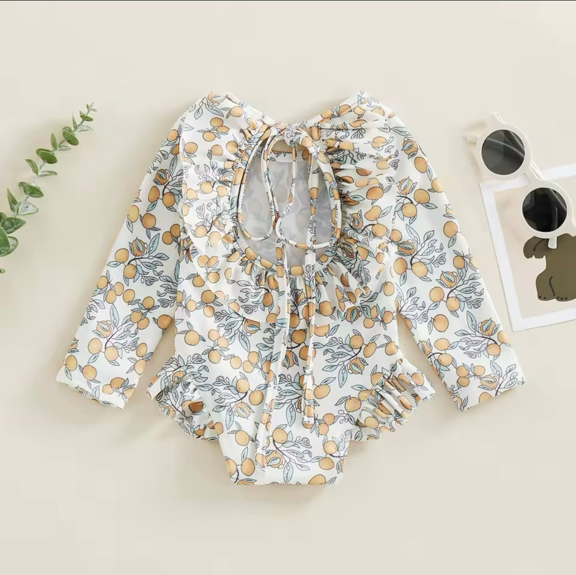 Long sleeve swimming costumes