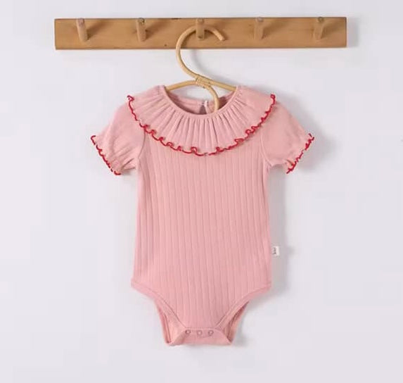 Frilled collar ribbed vest
