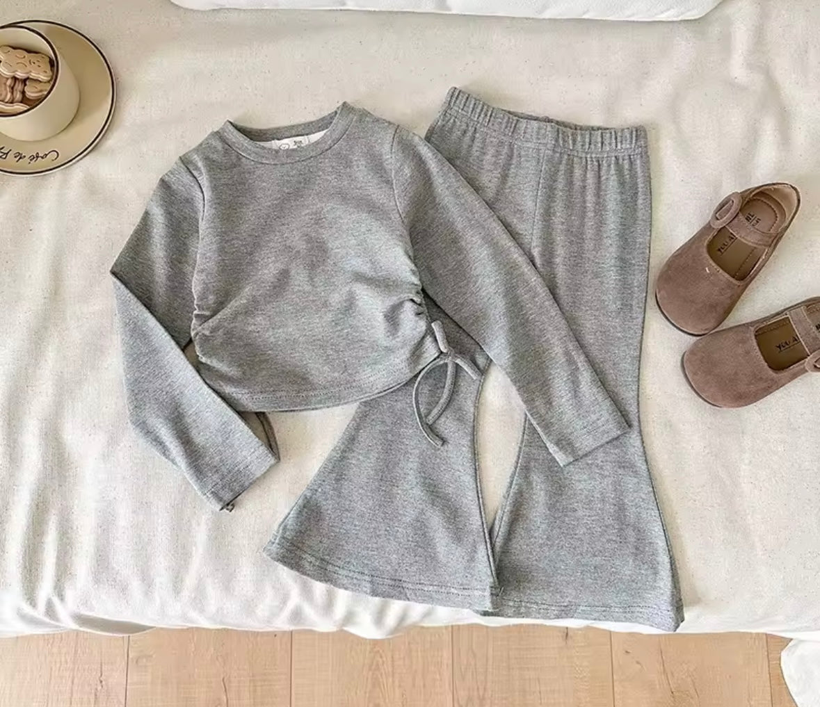 Long sleeved flares set