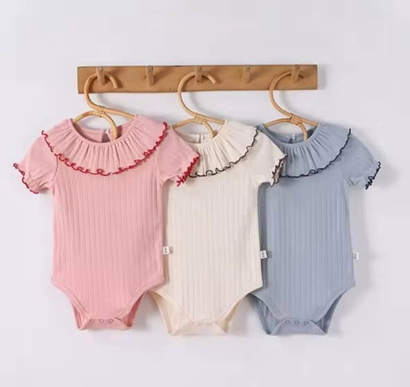 Frilled collar ribbed vest