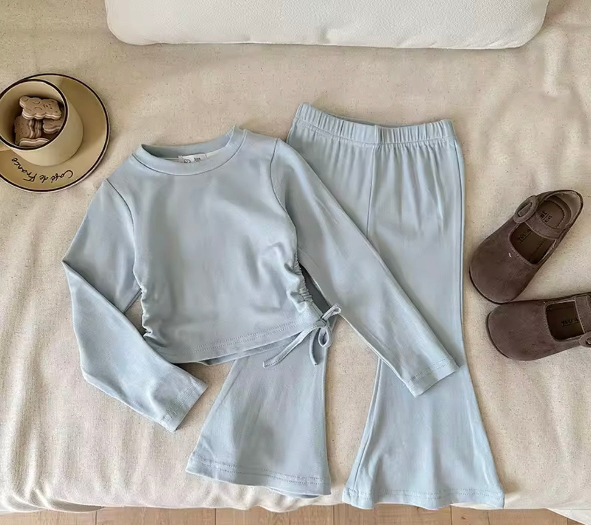 Long sleeved flares set